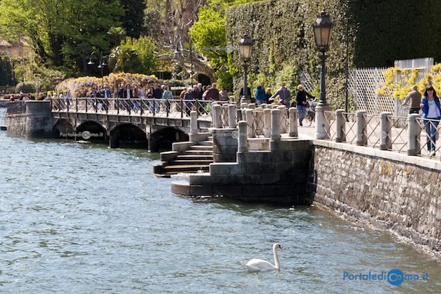 passeggiata villa olmo turisti